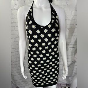 Daisy v neck tie dress